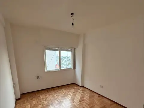 ALQUILER 3 AMB, EXCELENTE ESTADO, AVELLANEDA.