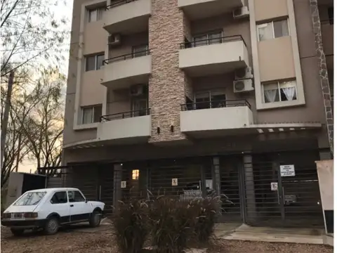 Departamento de 1 dormitorio c/ cochera, Alfonsín 269, Colón.