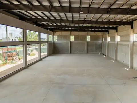 Av. Bernardo Houssay al 4700 - Las Calandrias