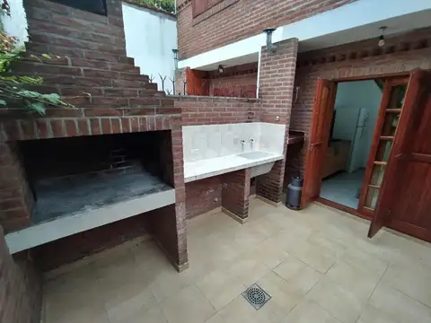 Depto Tipo Casa 5 ambientes con 2 baños
