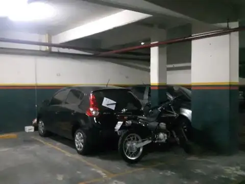 COCHERA CUBIERTA EN TORRE .. SIN COMISION INMOBILIARIA . FACIL MANIOBRA