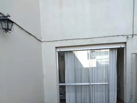 Cnel M Dorrego 1700, Piso 1