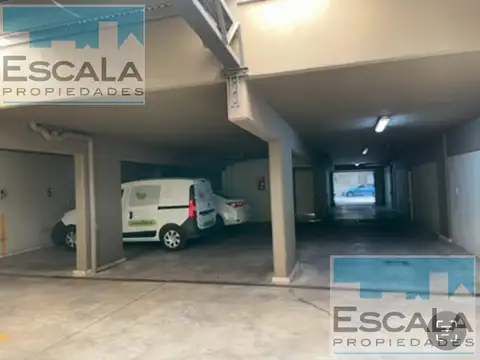 COCHERA EN VENTA ROSARIO MACROCENTRO PLANTA BAJA MUY COMODA