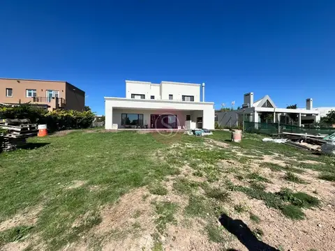 Cantón - Puerto a la laguna 100