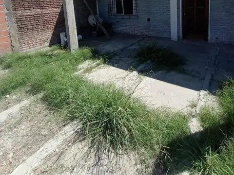 Casa 2 ambientes con 1 baño