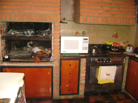 VENTA CASA DE 3 AMBIENTES CON COCHERA VILLA MAIPU