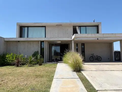 CASA EN VENTA EN SAN SEBASTIAN - ESCOBAR