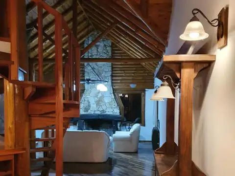 Casa 6 ambientes con 3 baños