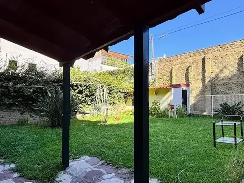 VENTA - PLANTA BAJA - 3 ambientes - Patio de 92 mts