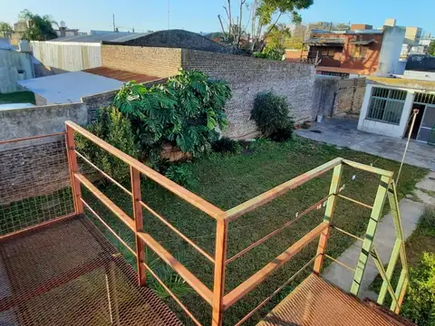 Casa 4 ambientes con 1 baño