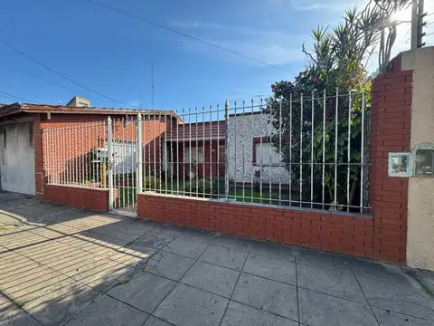 VENTA CASA 3 AMB CASANOVA CENTRO GARAGE PATIO