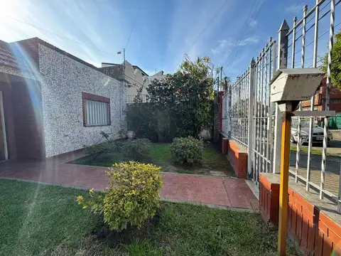 VENTA CASA 3 AMB CASANOVA CENTRO GARAGE PATIO