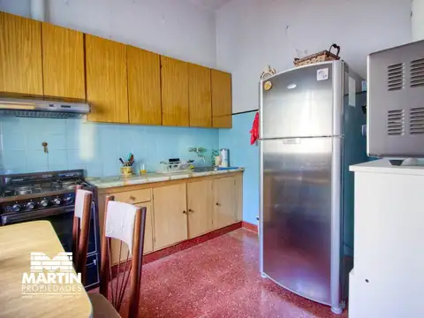 Casa mas 2 locales en San Isidro con 20 mts de frente sobre Fondo de la Legua