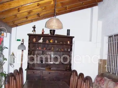 Casa 4 ambientes con 1 baño