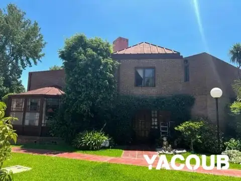 Casa en Venta con 2 cocheras