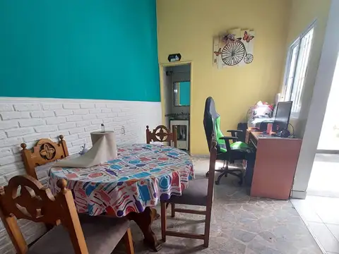 Casa 3 ambientes con 1 baño