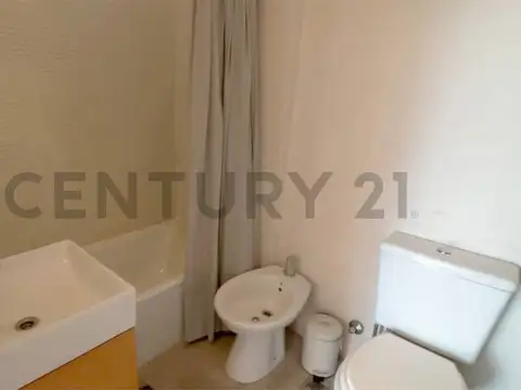 MONOAMBIENTE UNICO! LUMINOSO, CON AMENITIES, COCHERA A UNA CUADRA DEL SUBTE CON BAJAS EXPENSAS