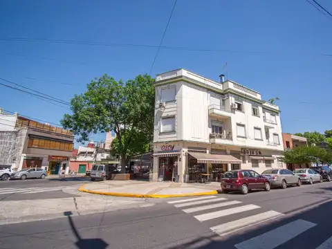 Av. Reservistas Argentinos 300