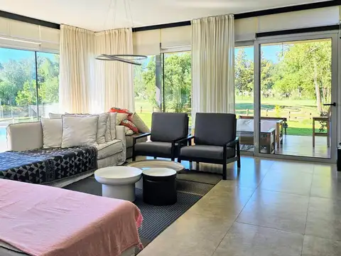 Casa 5 ambientes con 3 baños