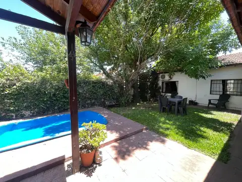 VENTA CASA 6 AMB EN PASO DEL REY PILETA PARRILLA