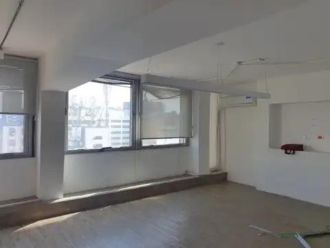 Oficina en Alquiler con 2 cocheras