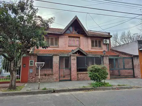 VENTA CASA 6 AMBIENTES BELLA VISTA