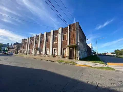 Tres Arroyos: Muy Importante Inmueble