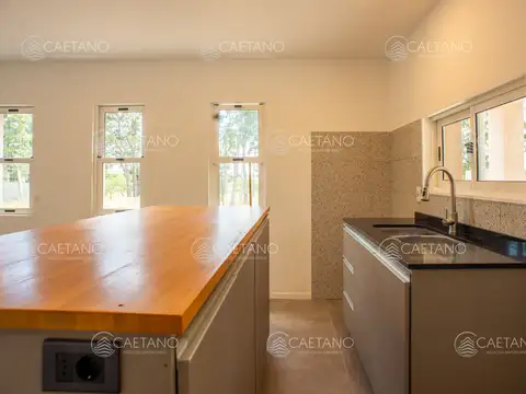 Casa 3 ambientes con 2 baños