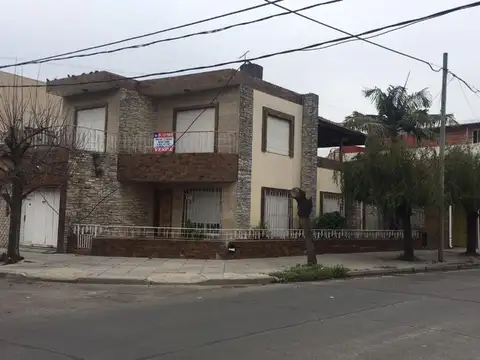 CASA IDEAL 2 FAMILIAS