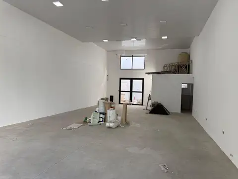 Venta de Galpón de 165 m2 en Barrio San Martín  a una Cuadra de Av Castro Barros