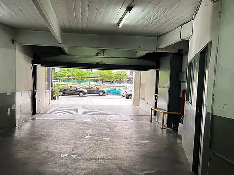 COCHERA EN PLENO MICROCENTRO FRENTE AL OBELISCO