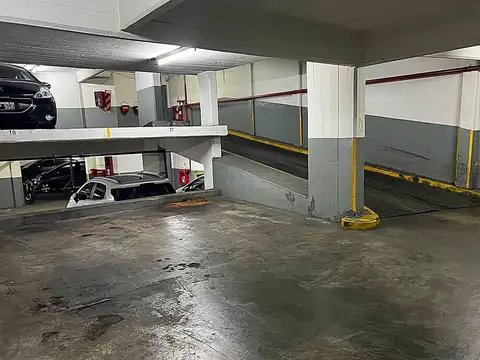 COCHERA EN PLENO MICROCENTRO FRENTE AL OBELISCO