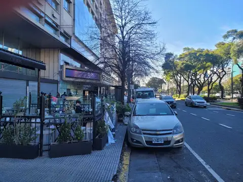 COCHERA EN PLENO MICROCENTRO FRENTE AL OBELISCO