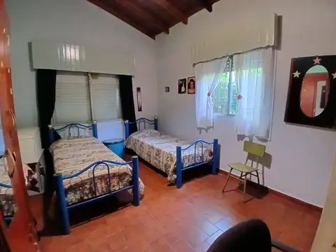 Casa 4 ambientes con 2 baños