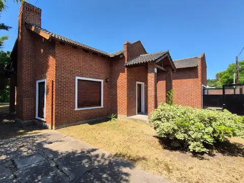 Casa en Venta con 3 cocheras