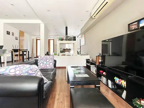 Casa 5 ambientes con 2 baños