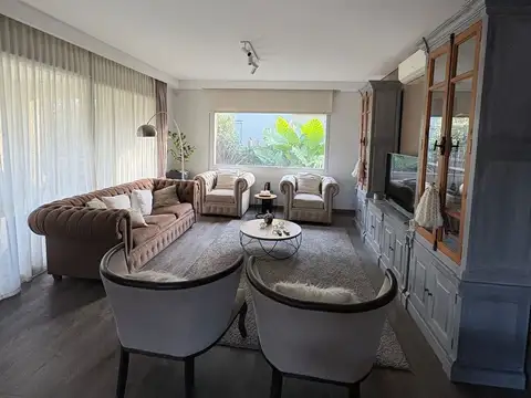 Casa 7 ambientes con 3 baños