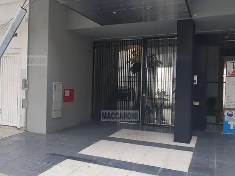 2amb en villa luro a metros del boulevard de ramón falcón