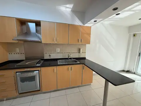 VENTA DEP. 4 AMB EN CENTRO LANUS OESTE C/LAVADERO