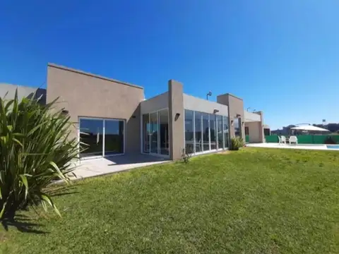 Casa en Venta en Comarcas de Luján, USD 320.000