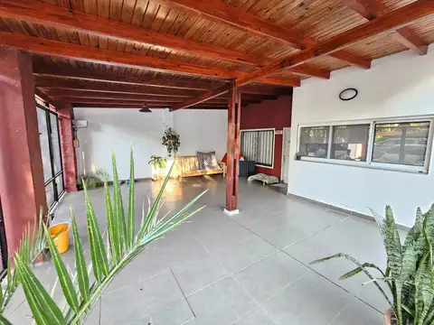 Casa en Venta en Barrio Granadero Baigorria, USD 158.000