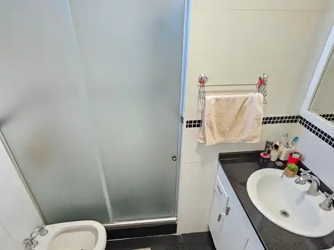 A METROS DE COSTANERA -  4 DORMITORIOS - COCHERA 2 VEHICULOS - EXCELENTE