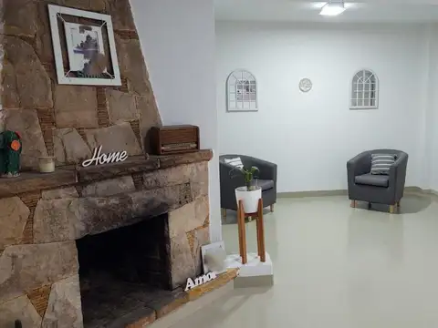 Casa 4 ambientes con 2 baños