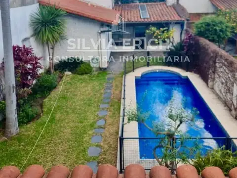 Casa 5 ambientes con 3 baños