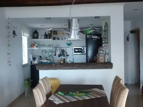 Casa 3 ambientes con 2 baños