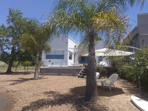 Casa Con Costa Al Lago Salto Grande