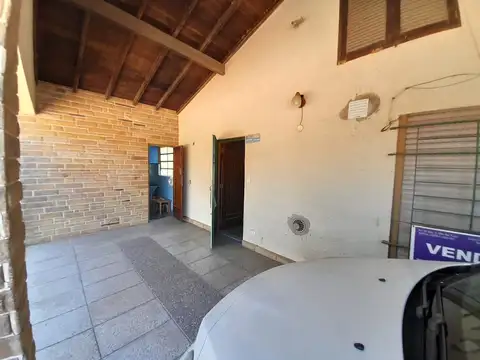Venta Casa De3 Ambientes En Mar Del Tuyu Calle 4 Esq 61 Con Gas Natural 