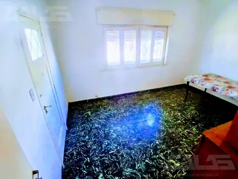 Casa sólida 4 ambientes con gran potencial en Ituzaingó Norte – Zona comercial