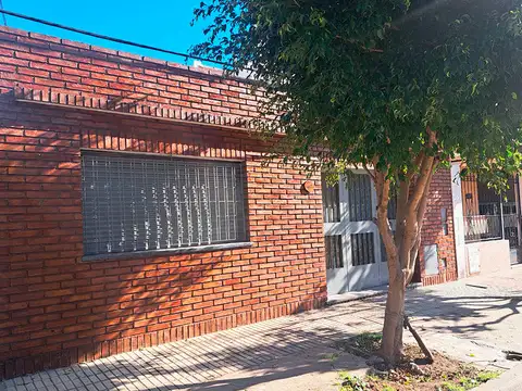 ALQUILER HERMOSA CASA 2 DORMITORIOS A METROS DE AV. URIBURU