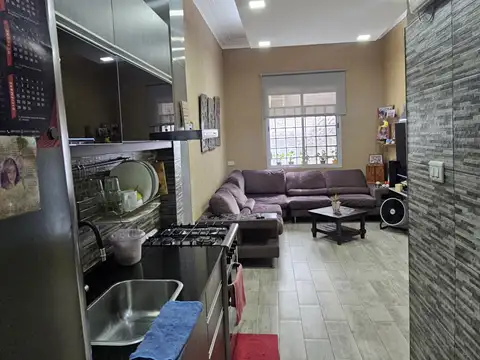 Ph de 3 ambientes en PB refaccionado a nuevo con patio en excelente ubicacion 